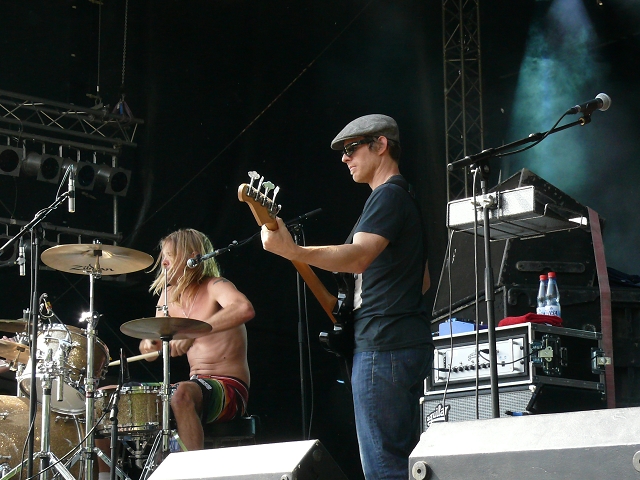 Taylor Hawkins & The Coattail Riders