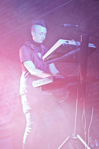 ES23