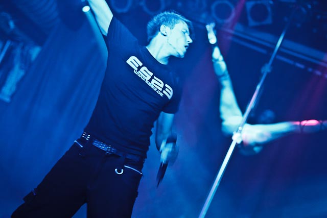 ES23