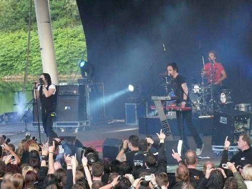 Apoptygma Berzerk