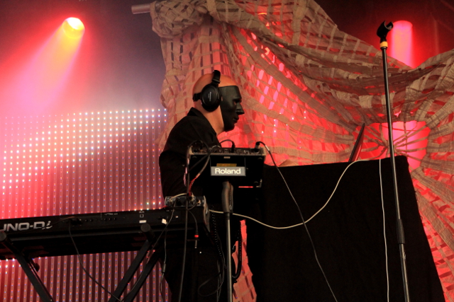 Front 242