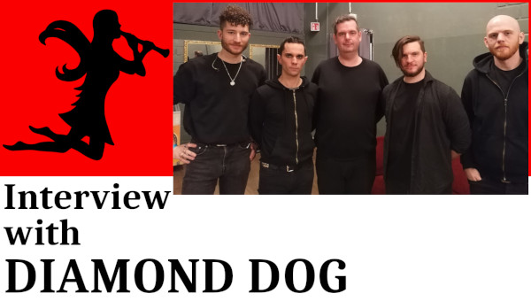 DIAMOND DOG: 