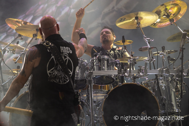 Five Finger Death Punch in Duesseldorf Juni 2022