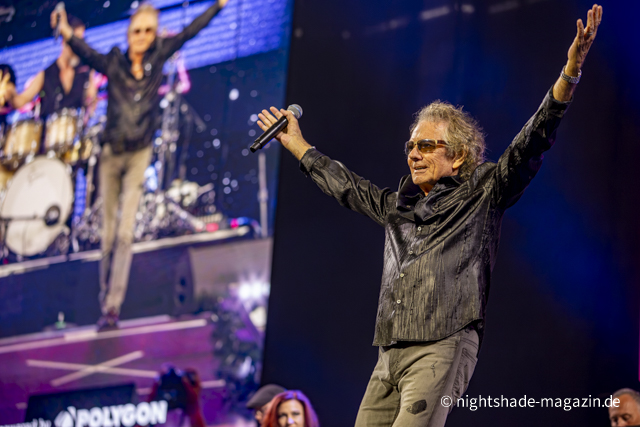 Starship feat. Mickey Thomas