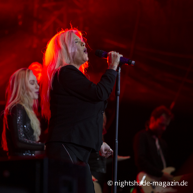 Samantha Fox