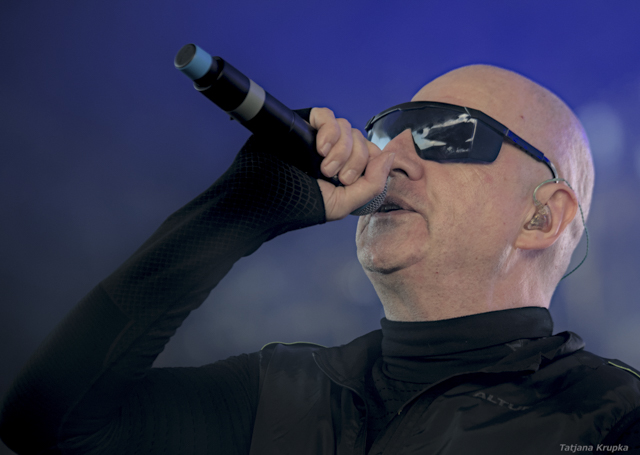 Front 242