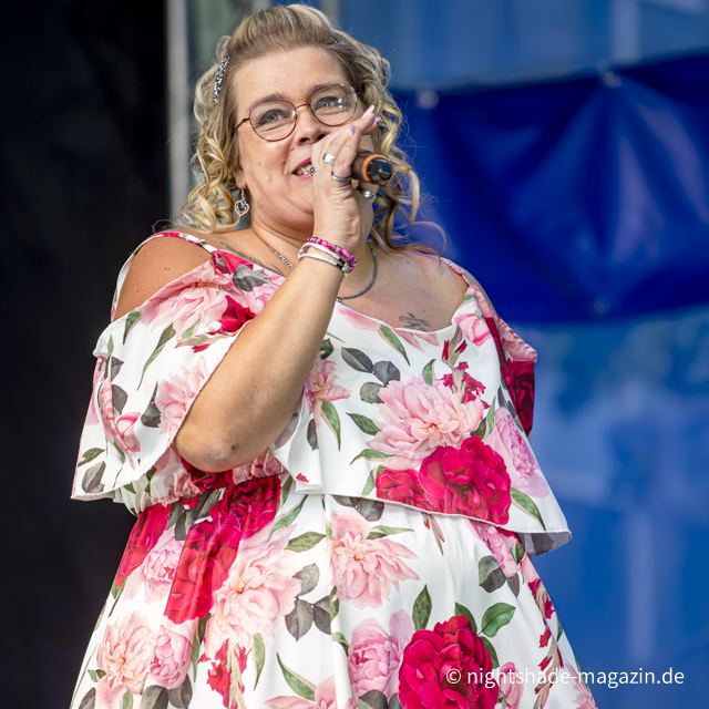 Janine MarX