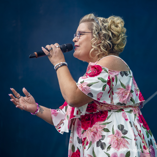 Janine MarX