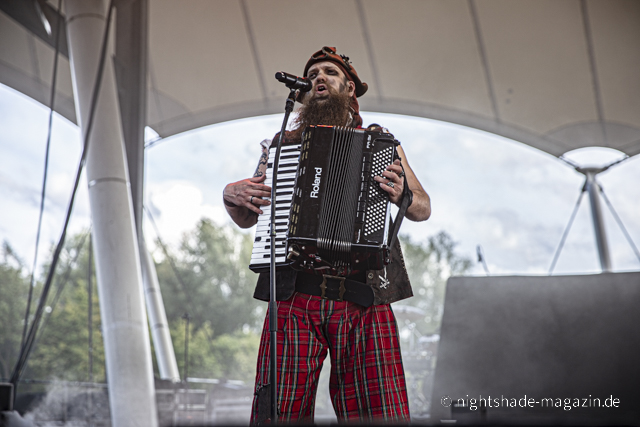 Mr. Hurley & Die Pulveraffen