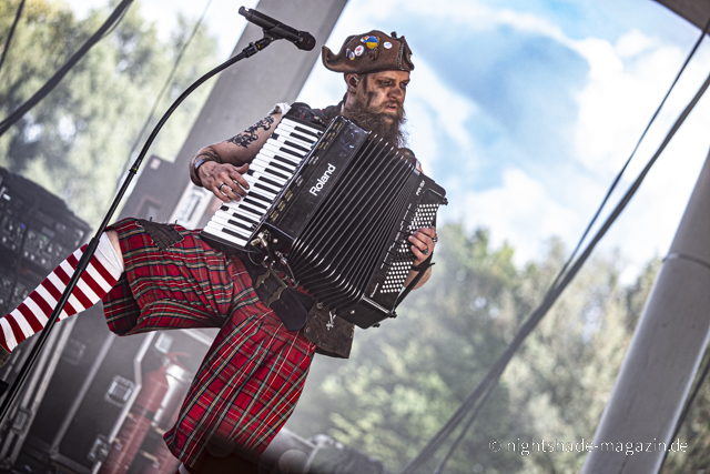 Mr. Hurley & Die Pulveraffen