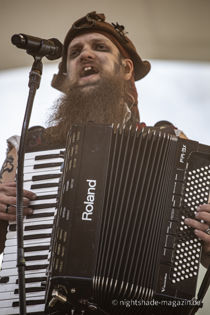 Mr. Hurley & Die Pulveraffen