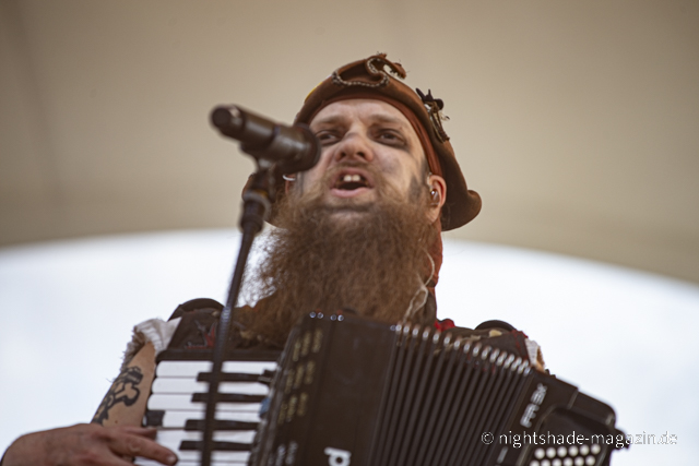 Mr. Hurley & Die Pulveraffen