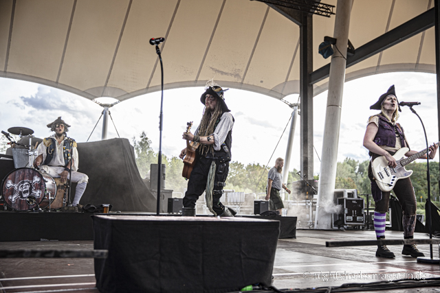 Mr. Hurley & Die Pulveraffen