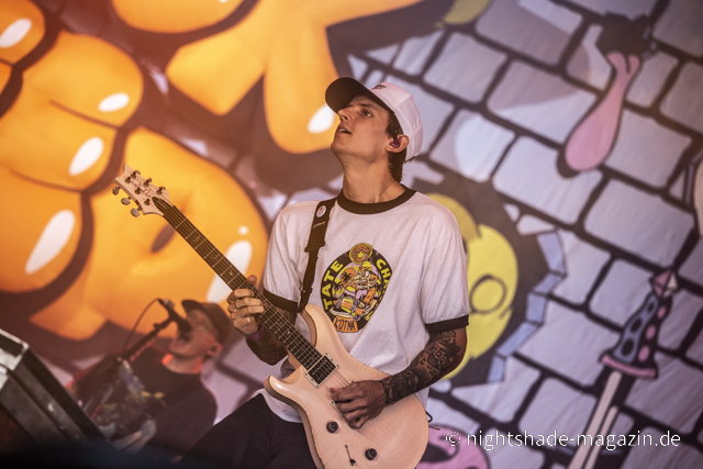 Neck Deep