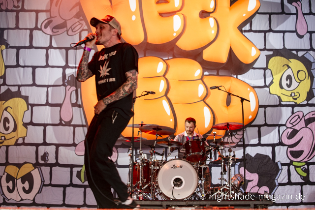 Neck Deep