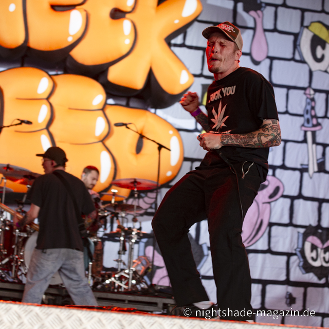 Neck Deep