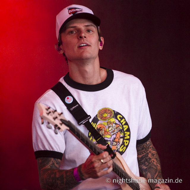 Neck Deep
