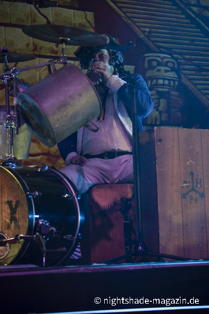 Mr. Hurley & die Pulveraffen