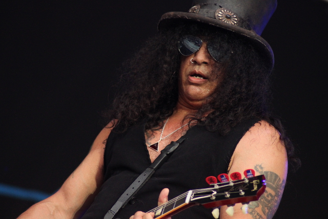 Slash featuring Myles Kennedy