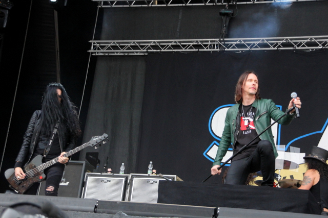 Slash featuring Myles Kennedy