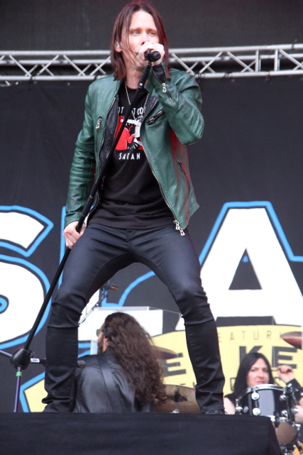 Slash featuring Myles Kennedy