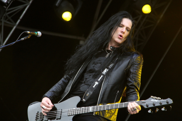 Slash featuring Myles Kennedy