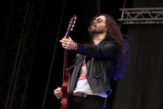 Slash featuring Myles Kennedy