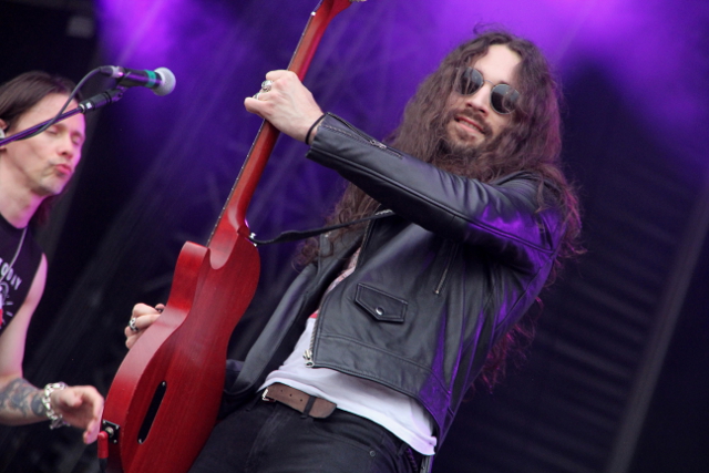 Slash featuring Myles Kennedy