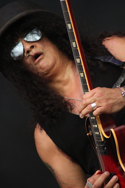 Slash featuring Myles Kennedy