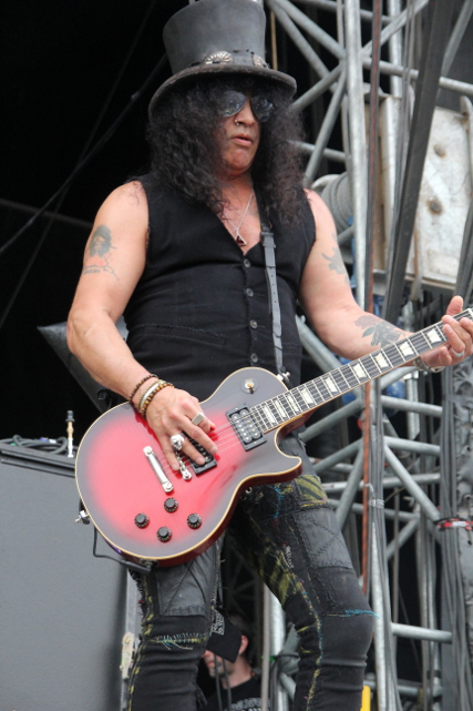 Slash featuring Myles Kennedy