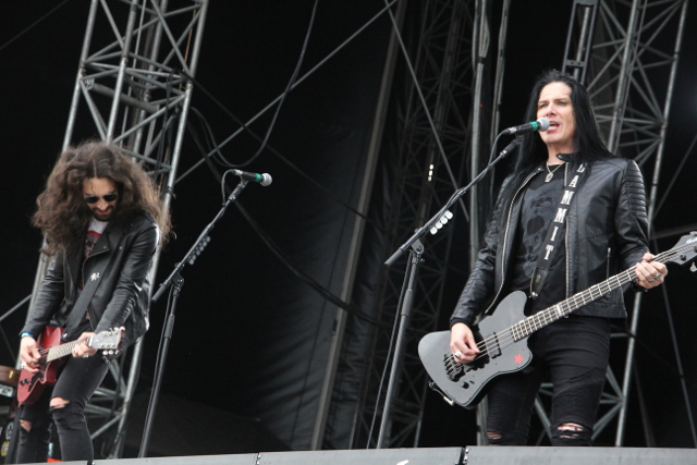 Slash featuring Myles Kennedy