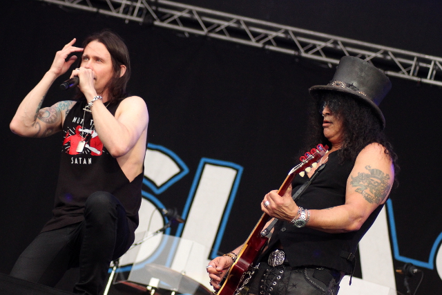 Slash featuring Myles Kennedy
