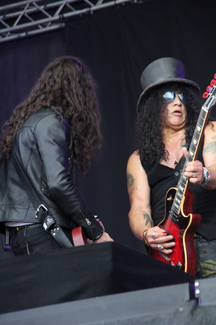 Slash featuring Myles Kennedy