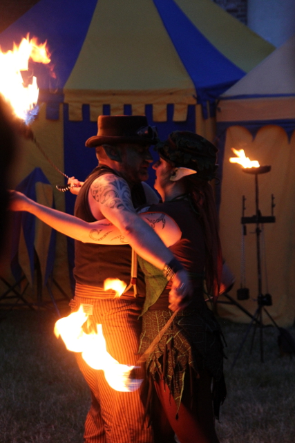 Feuershow Flying Fire Poy