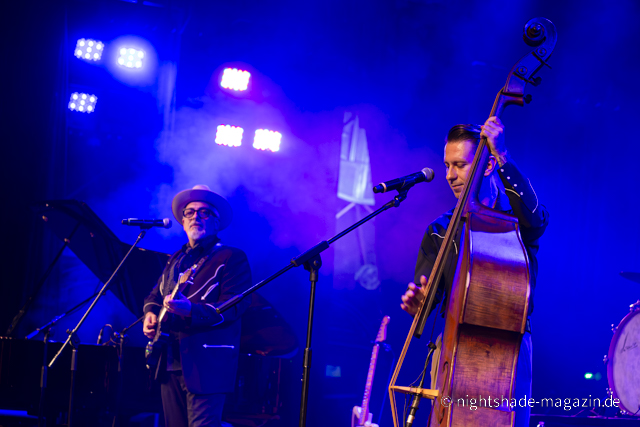 Best of Cash, Lewis & more