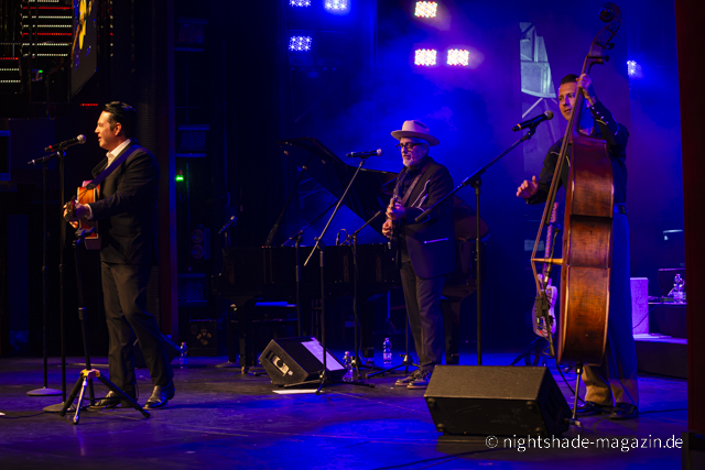 Best of Cash, Lewis & more