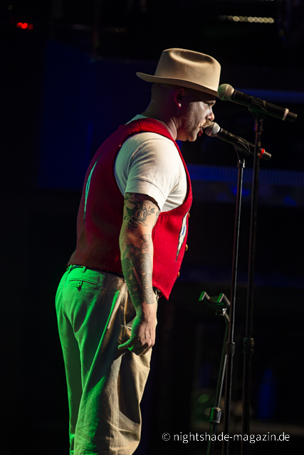 Best of Cash, Lewis & more