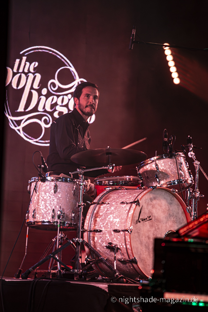 Best of Cash, Lewis & more