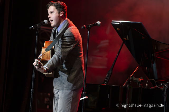 Best of Cash, Lewis & more