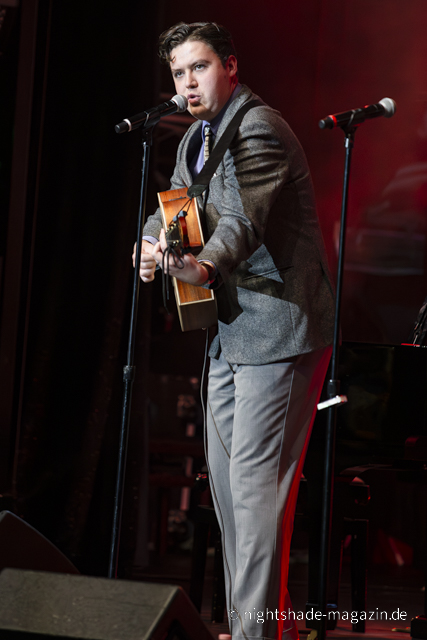 Best of Cash, Lewis & more