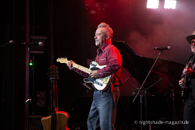 Best of Cash, Lewis & more