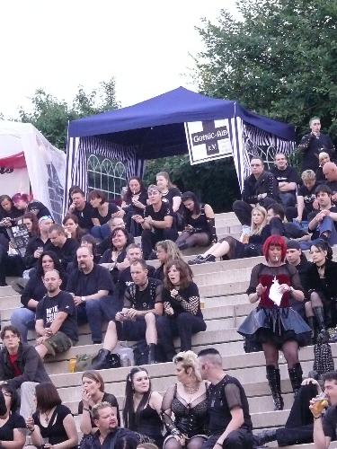 Gothic Aid thront ber der Welt